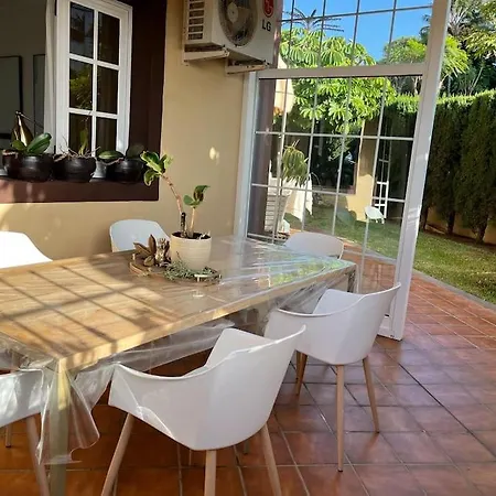 Holiday home Preciosa Casa Con Jardin Privado