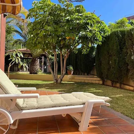 Holiday home Preciosa Casa Con Jardin Privado