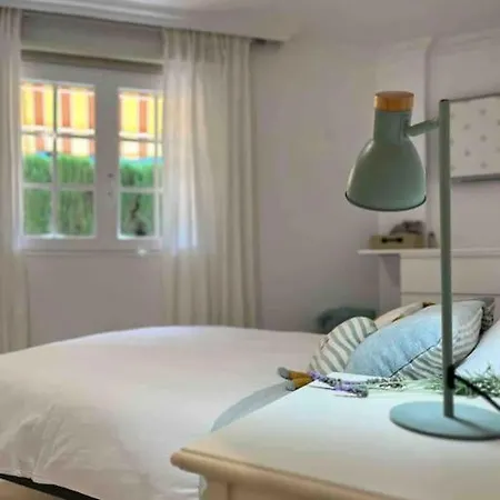 Holiday home Preciosa Casa Con Jardin Privado